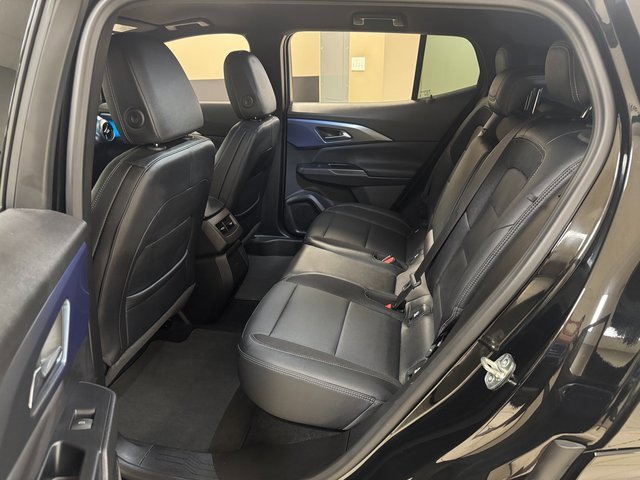 Used 2025 Chevrolet Equinox EV LT w/ Convenience Package image 18