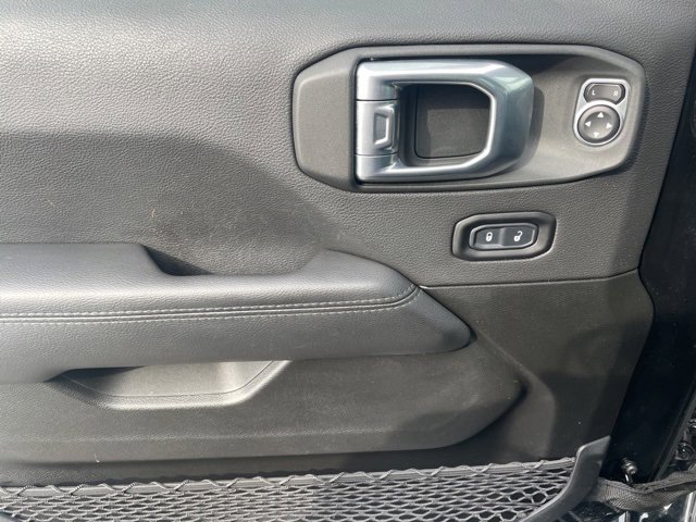 Used 2022 Jeep Wrangler Unlimited Sahara image 18