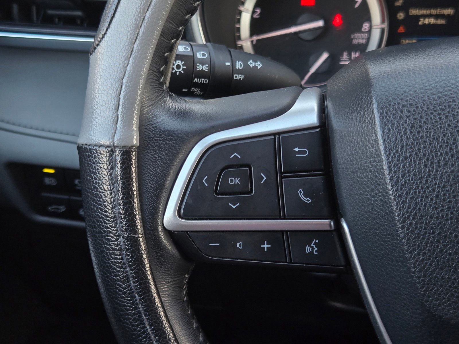 Certified 2022 Toyota Highlander Platinum image 25