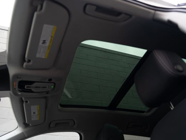 Used 2022 Audi e-tron Premium w/ Convenience Plus Package image 30