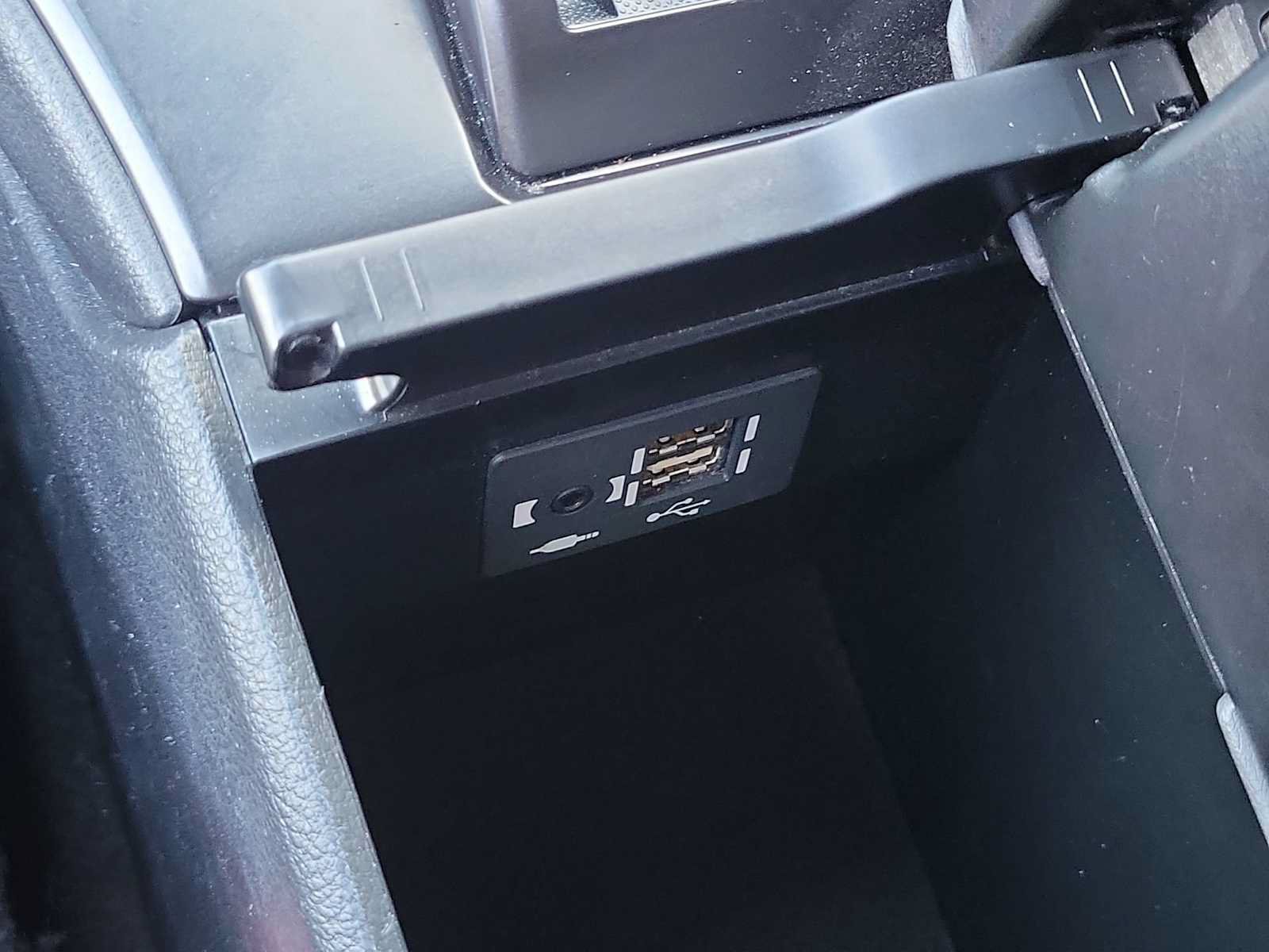Used 2020 Lexus UX 200 w/ Premium Package FWD image 28