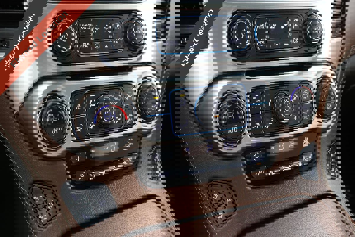 Used 2015 Chevrolet Tahoe LTZ image 31