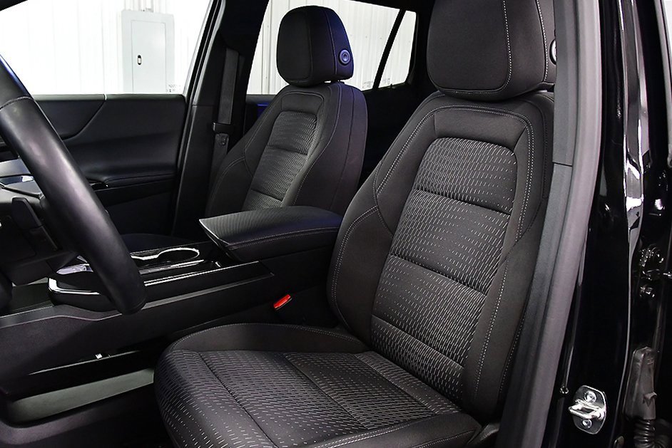 Used 2025 Chevrolet Equinox LT w/ Safety and Technology Package image 25