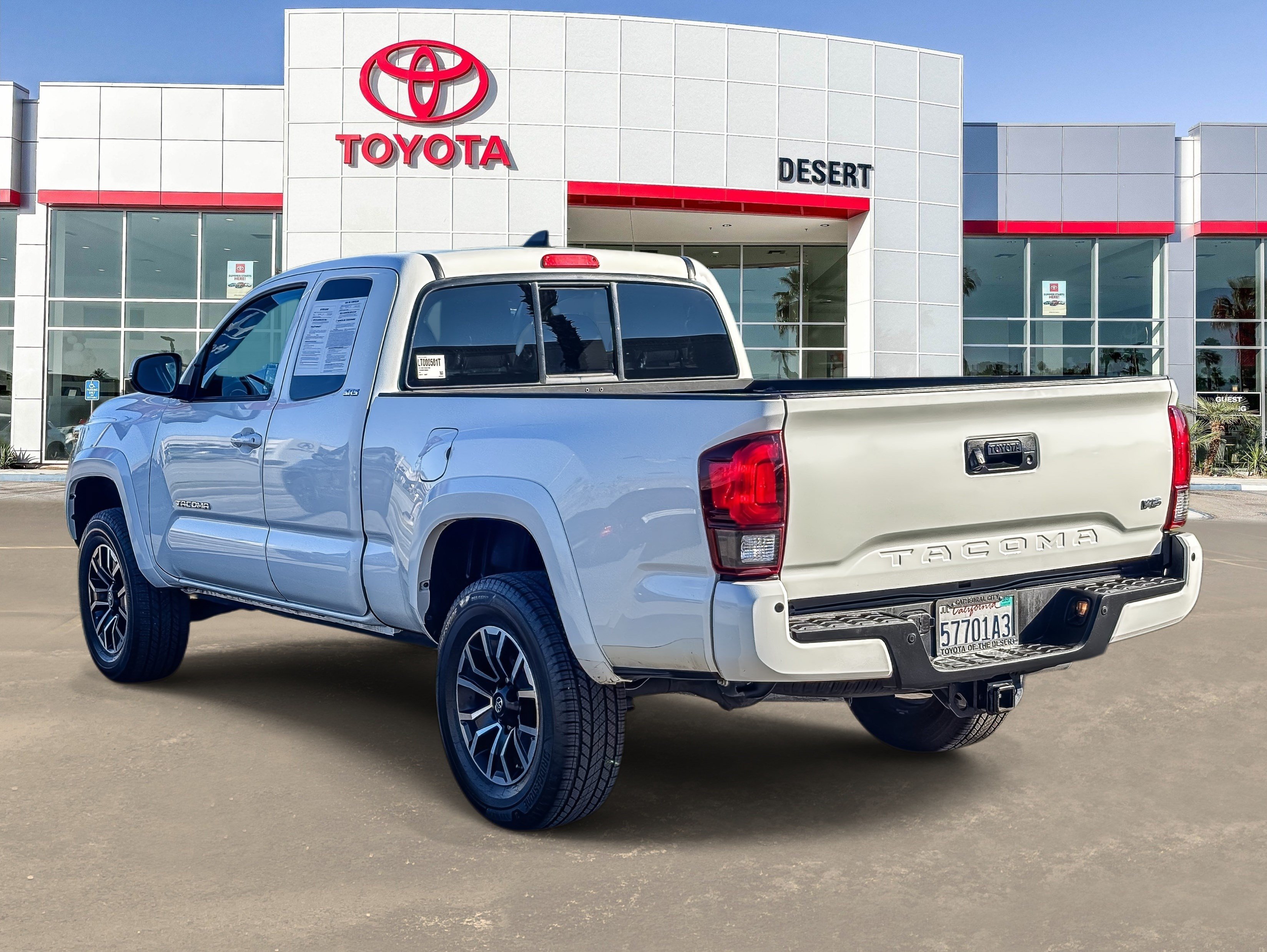 Used 2020 Toyota Tacoma SR5 RWD image 5