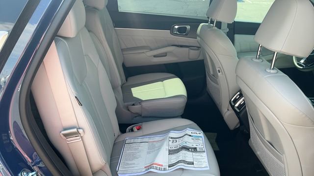 Certified 2025 Kia Sorento SX image 40
