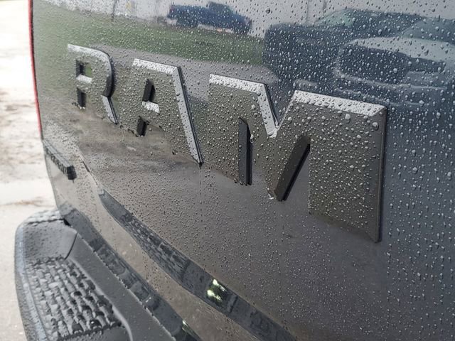 New 2026 RAM 1500 4x4 Crew Cab image 11