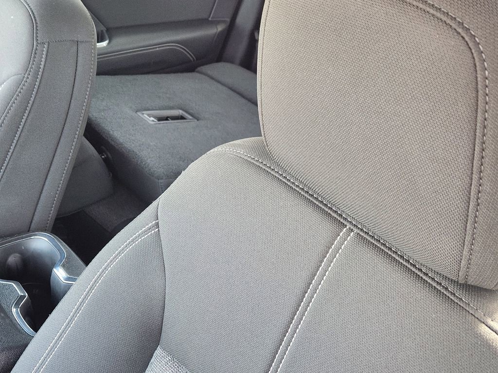 Used 2025 GMC Acadia Elevation image 15