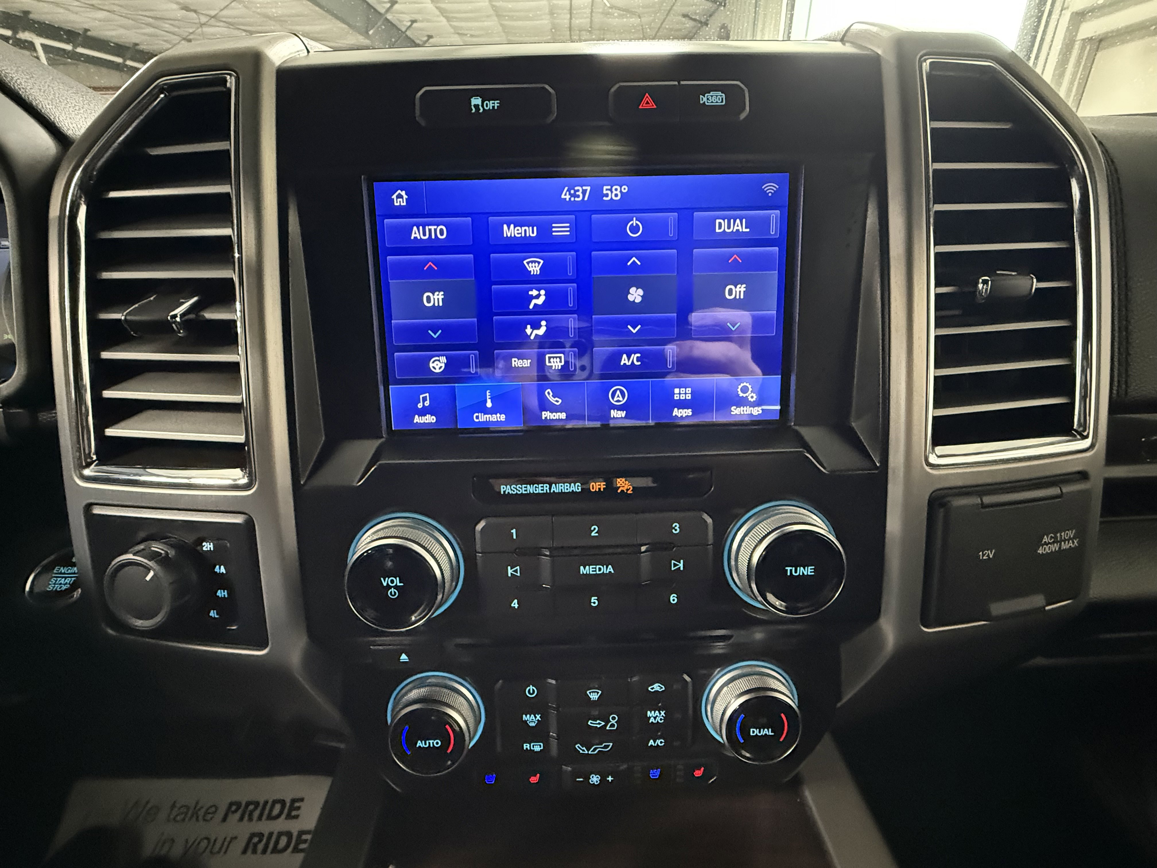 Used 2015 Ford F150 Platinum w/ Equipment Group 701A Luxury image 28