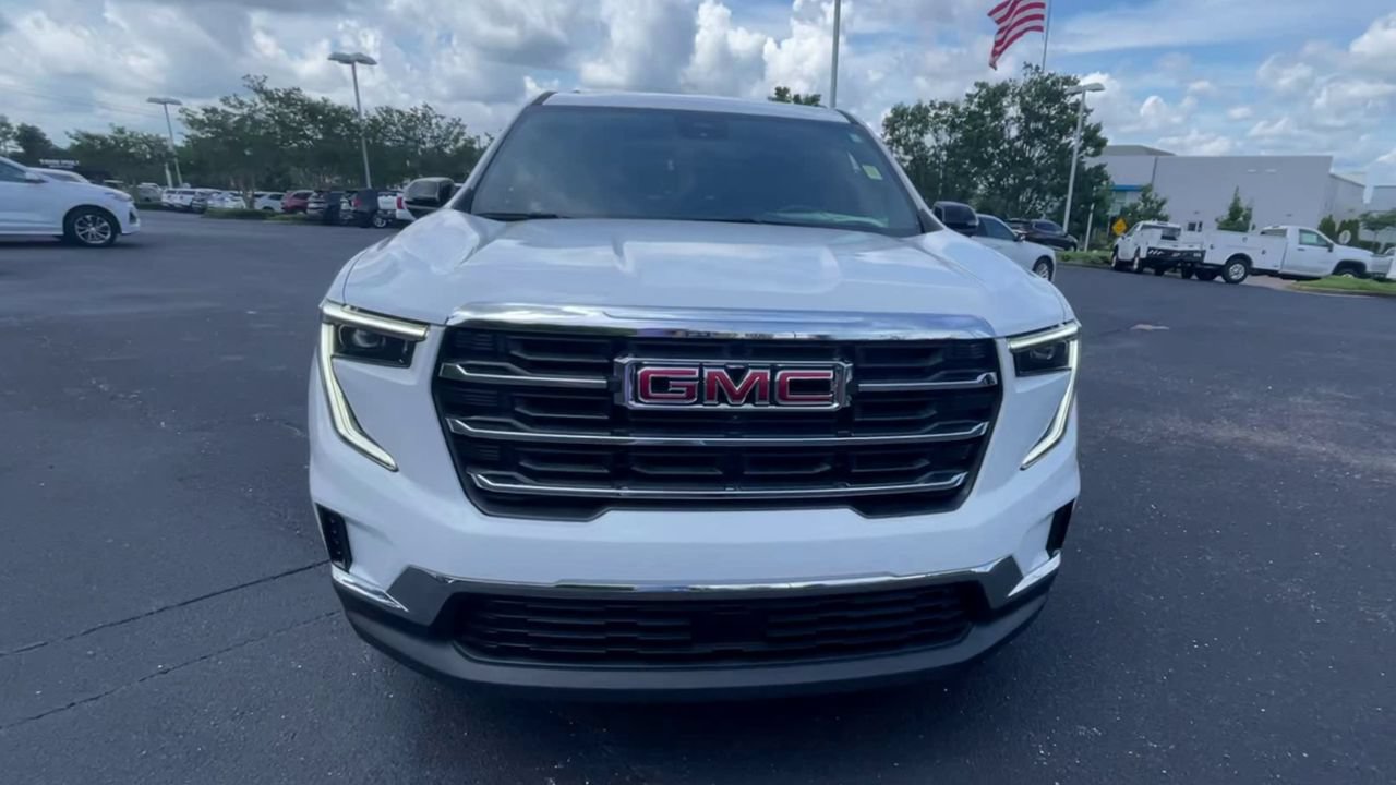 Used 2025 GMC Acadia Elevation FWD image 3