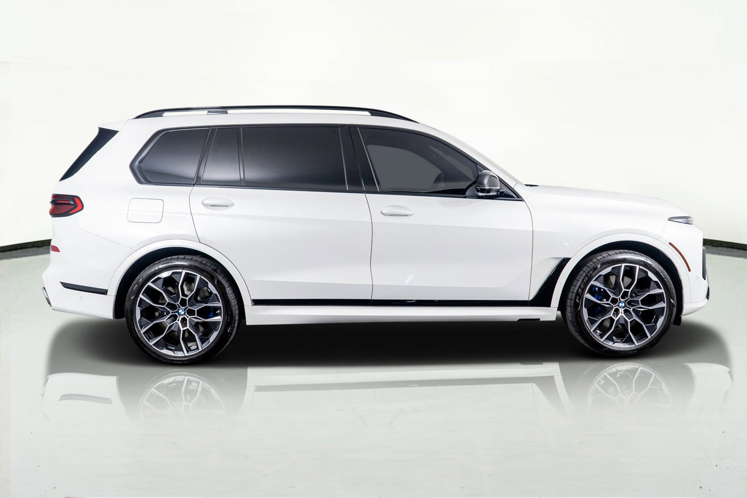 Used 2025 BMW X7 M60i image 5