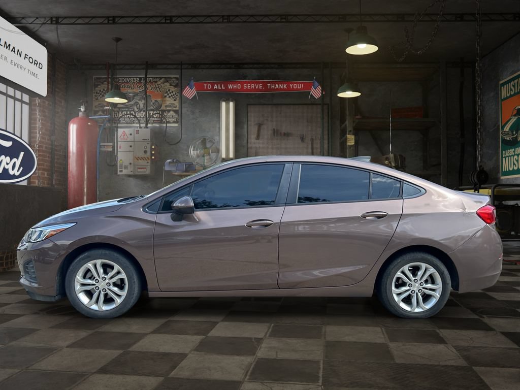 Used 2019 Chevrolet Cruze LS w/ LS Convenience Package FWD image 3