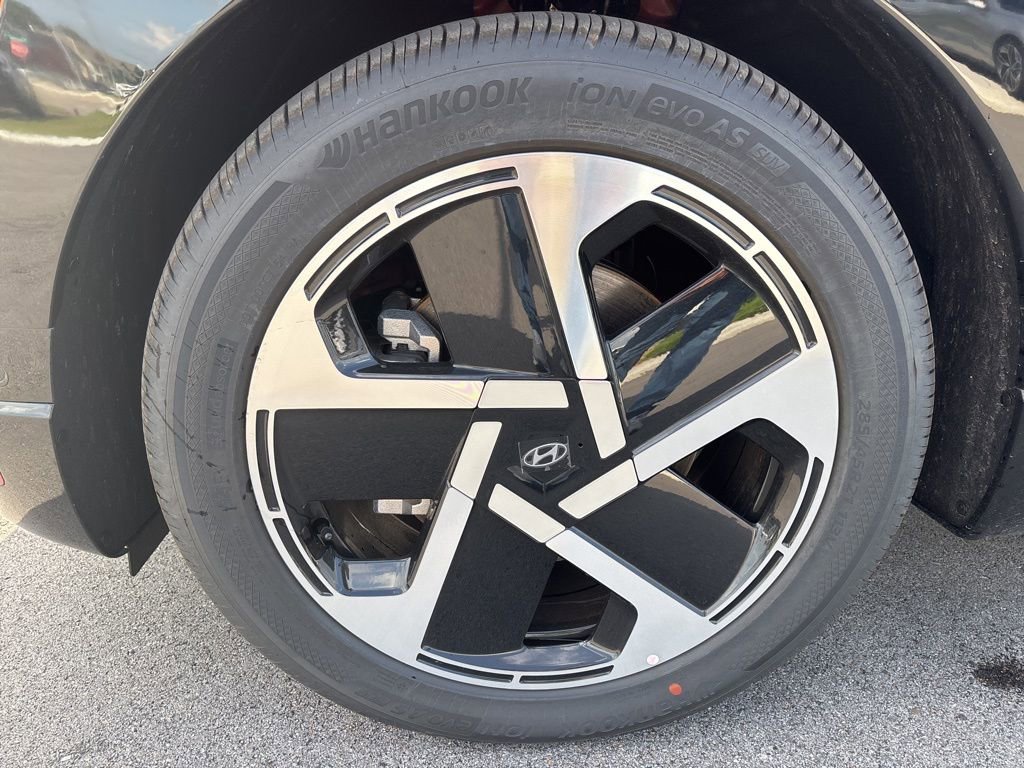New 2026 Hyundai Ioniq 9 Limited image 9