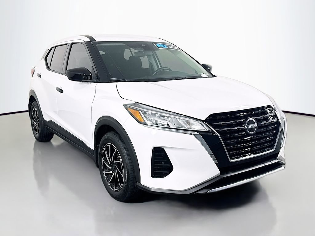 Used 2024 Nissan Kicks S FWD image 3