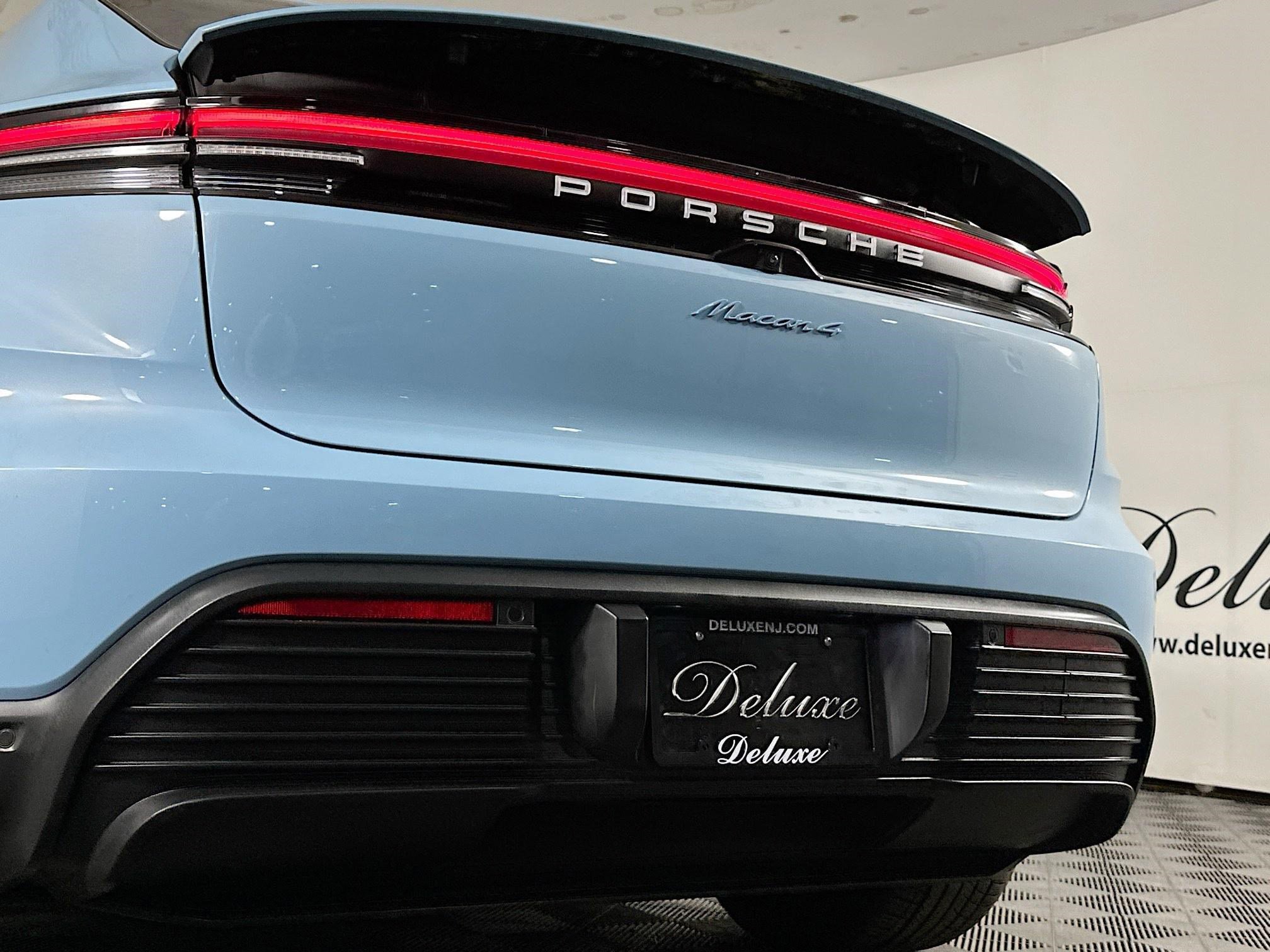 Used 2024 Porsche Macan 4 Electric w/ Premium Package AWD/4WD image 25