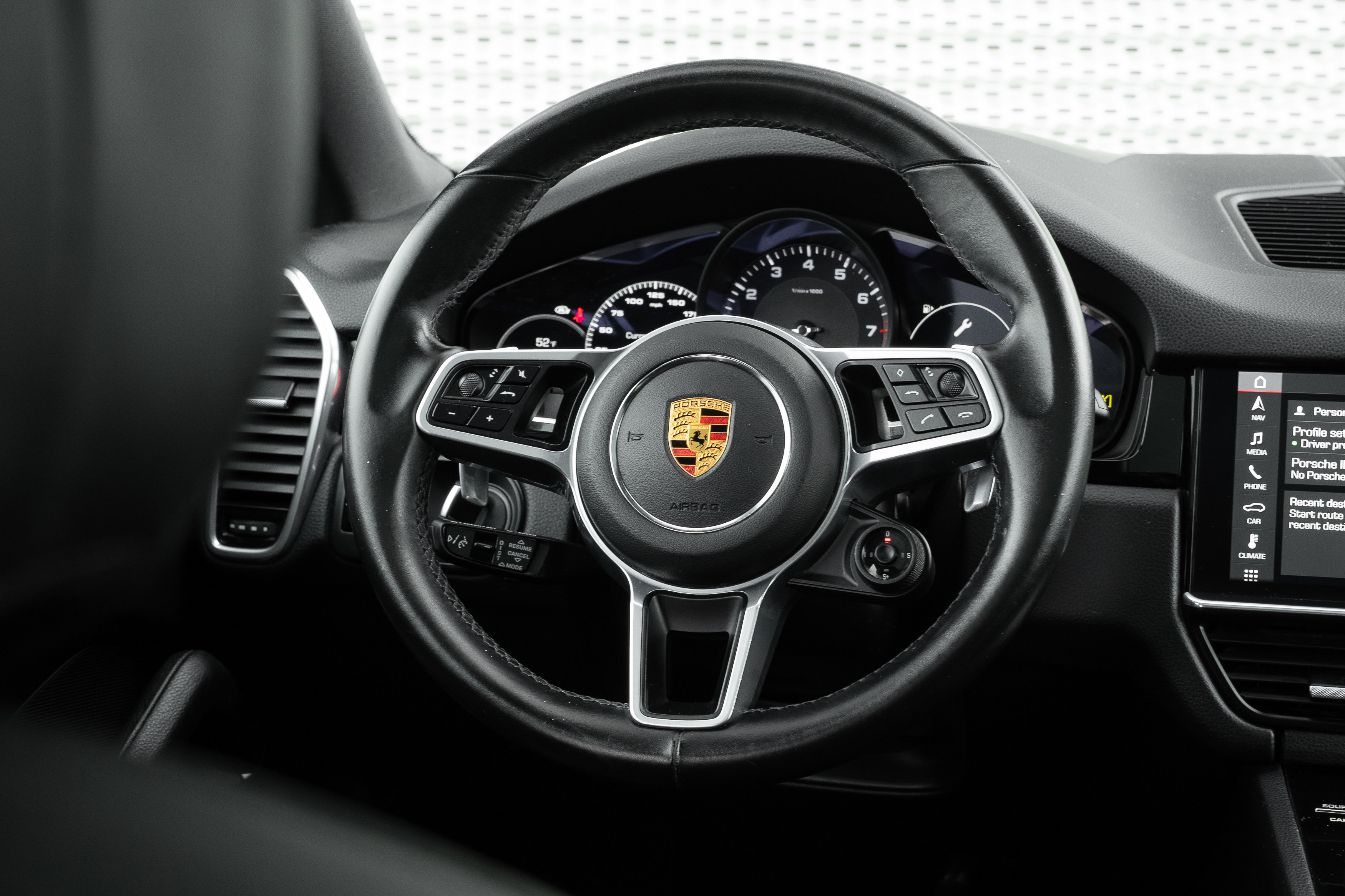 Used 2021 Porsche Cayenne Coupe AWD/4WD image 9