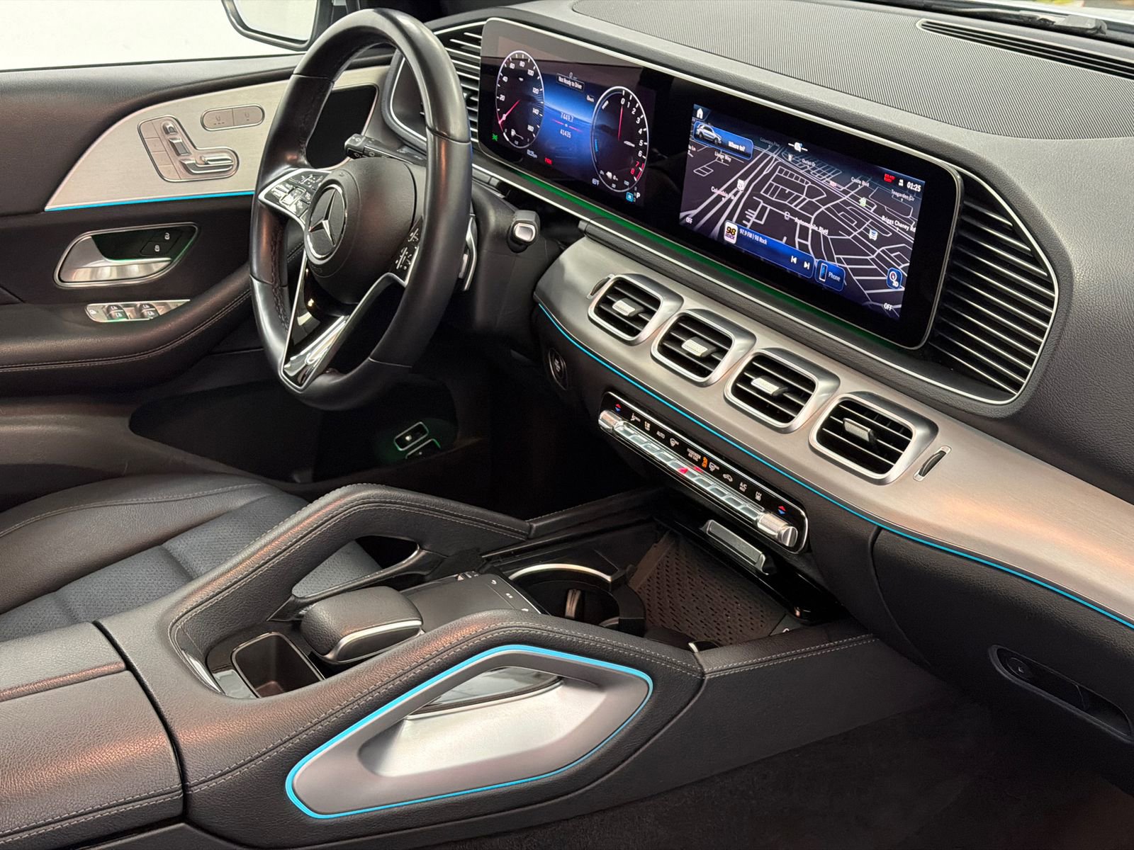 Used 2024 Mercedes-Benz GLE 450e 4MATIC image 11