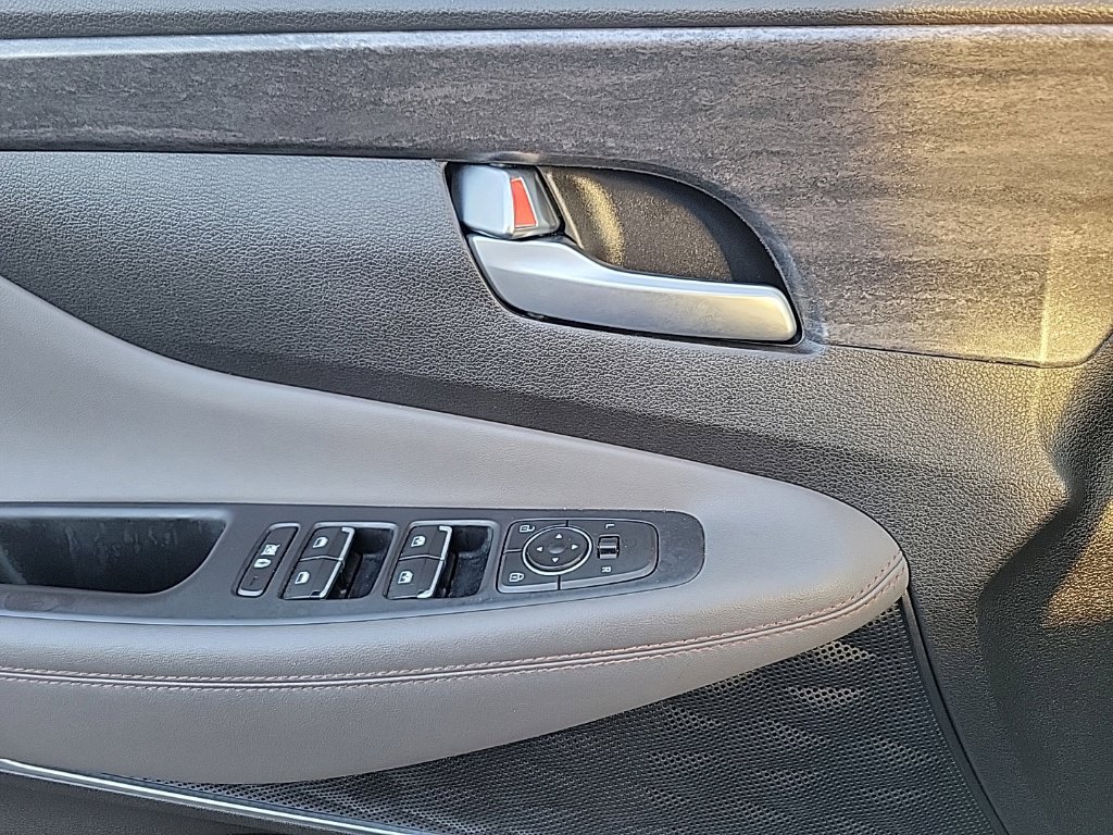 Used 2019 Hyundai Santa Fe Limited AWD/4WD image 12