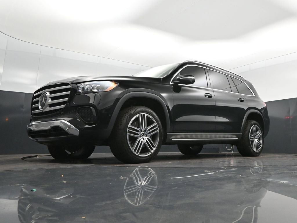Used 2025 Mercedes-Benz GLS 450 4MATIC image 37