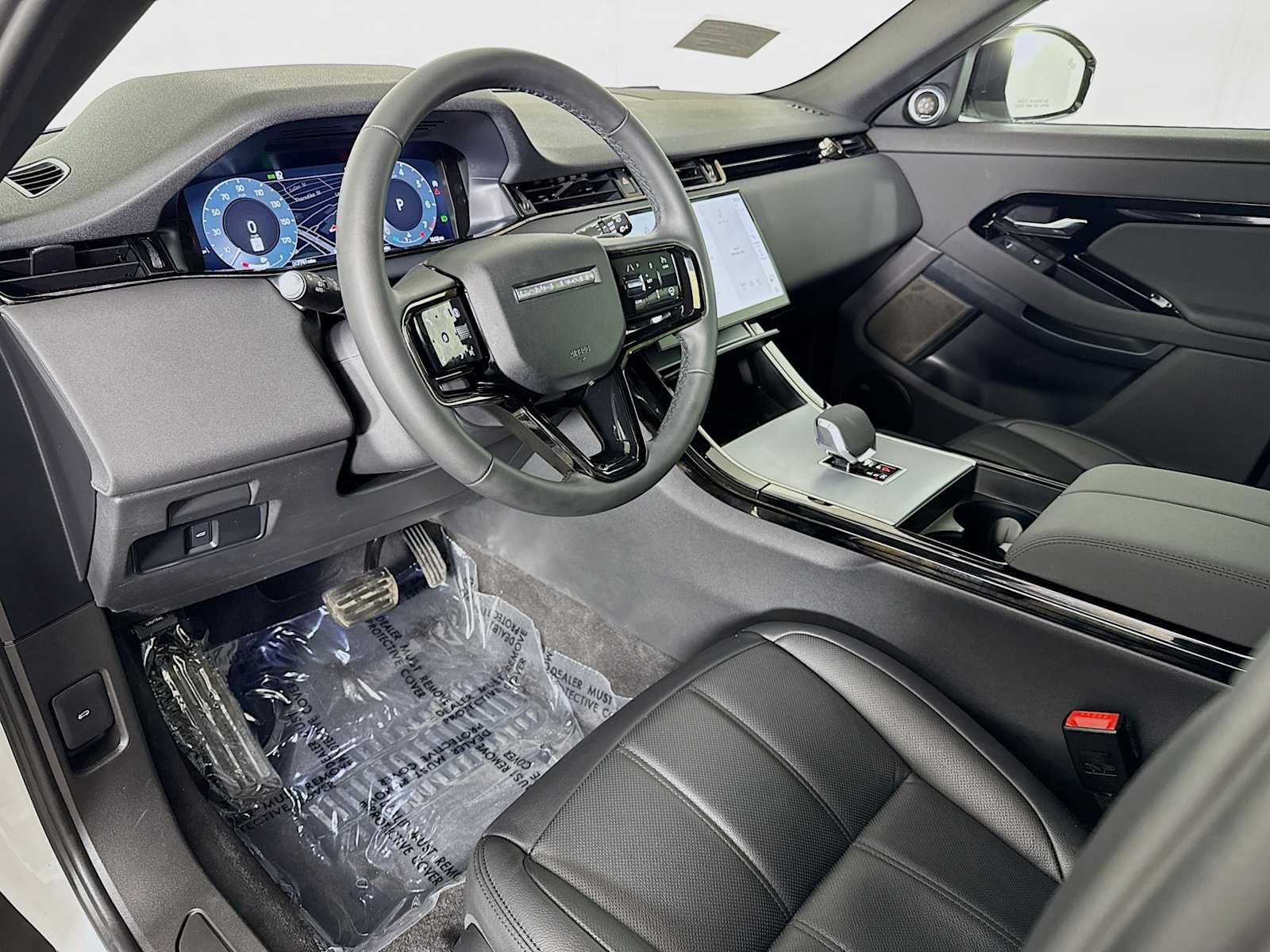 Used 2025 Land Rover Range Rover Evoque S image 9