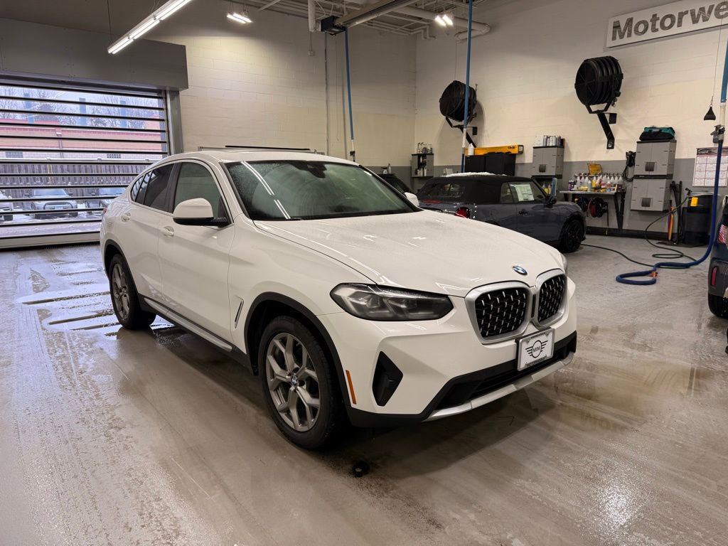 Used 2023 BMW X4 xDrive30i w/ Convenience Package image 7