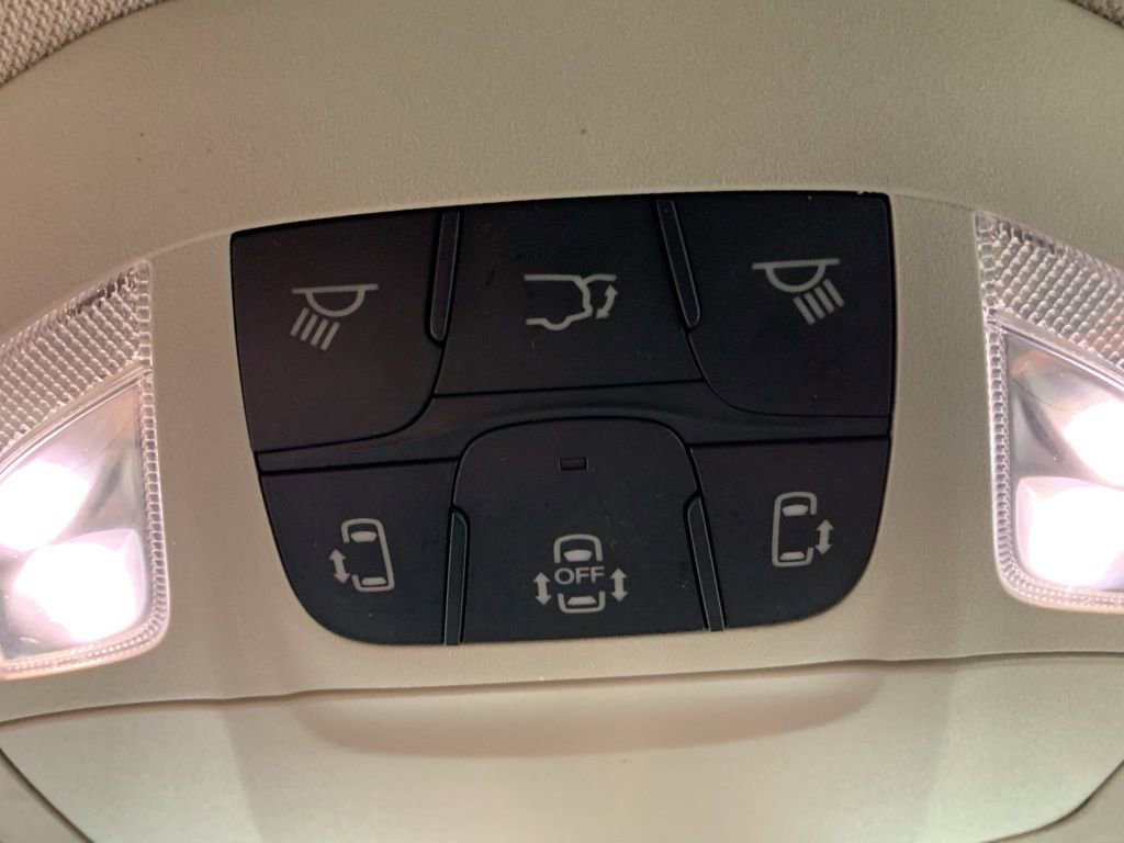 Used 2024 Chrysler Pacifica Touring-L image 25