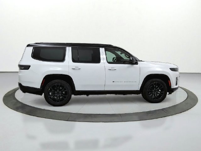 New 2026 Jeep Grand Wagoneer Summit w/ Rear Seat Video Group I AWD/4WD image 9