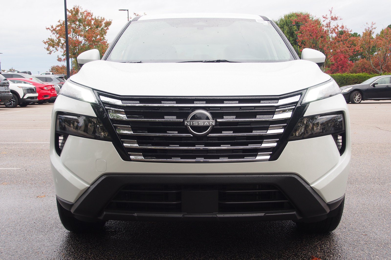 Used 2026 Nissan Rogue SV FWD image 2