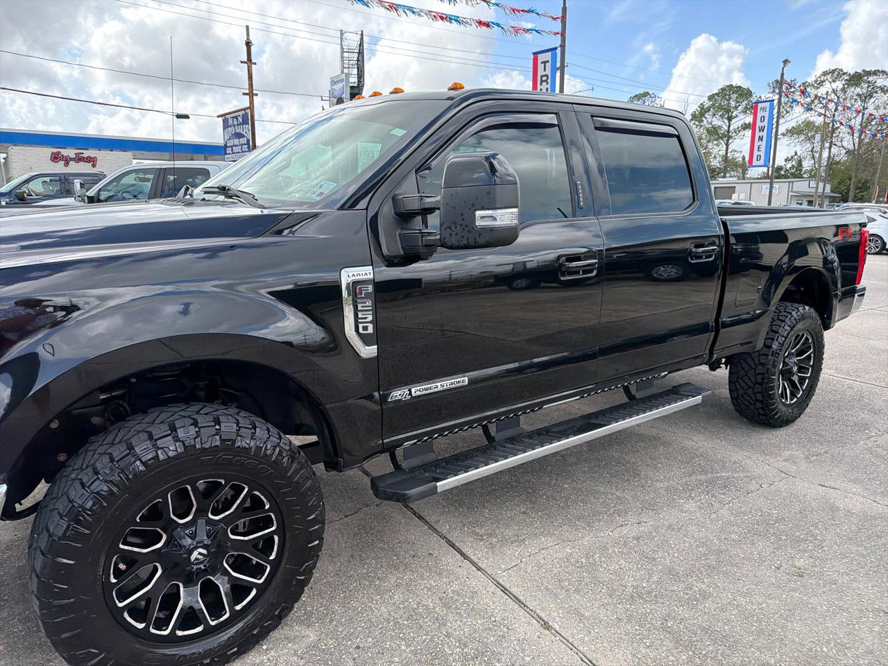 Used 2019 Ford F250 Lariat w/ Lariat Value Package AWD/4WD image 4