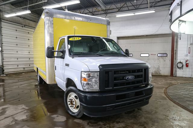 Used 2023 Ford E-350 and Econoline 350 Super Duty w/ Driver's Safety Package RWD image 3