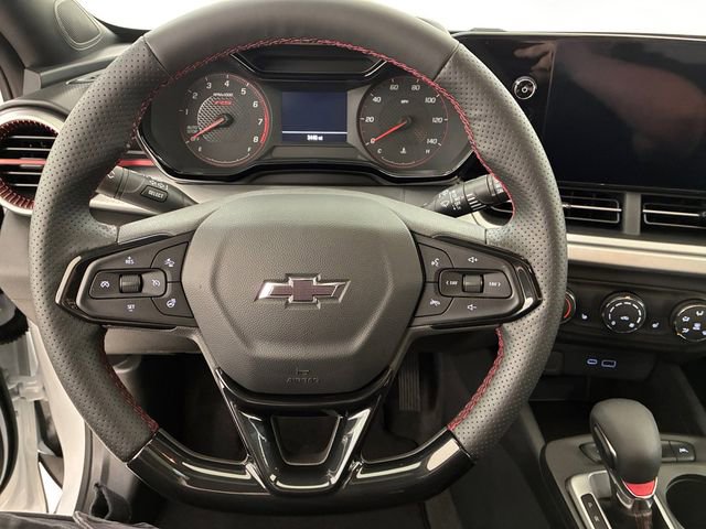 Used 2025 Chevrolet Trax RS w/ Sunroof Package image 22