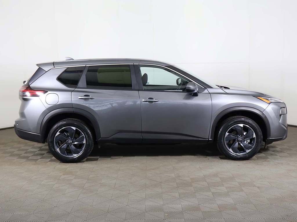 Used 2024 Nissan Rogue SV FWD image 16