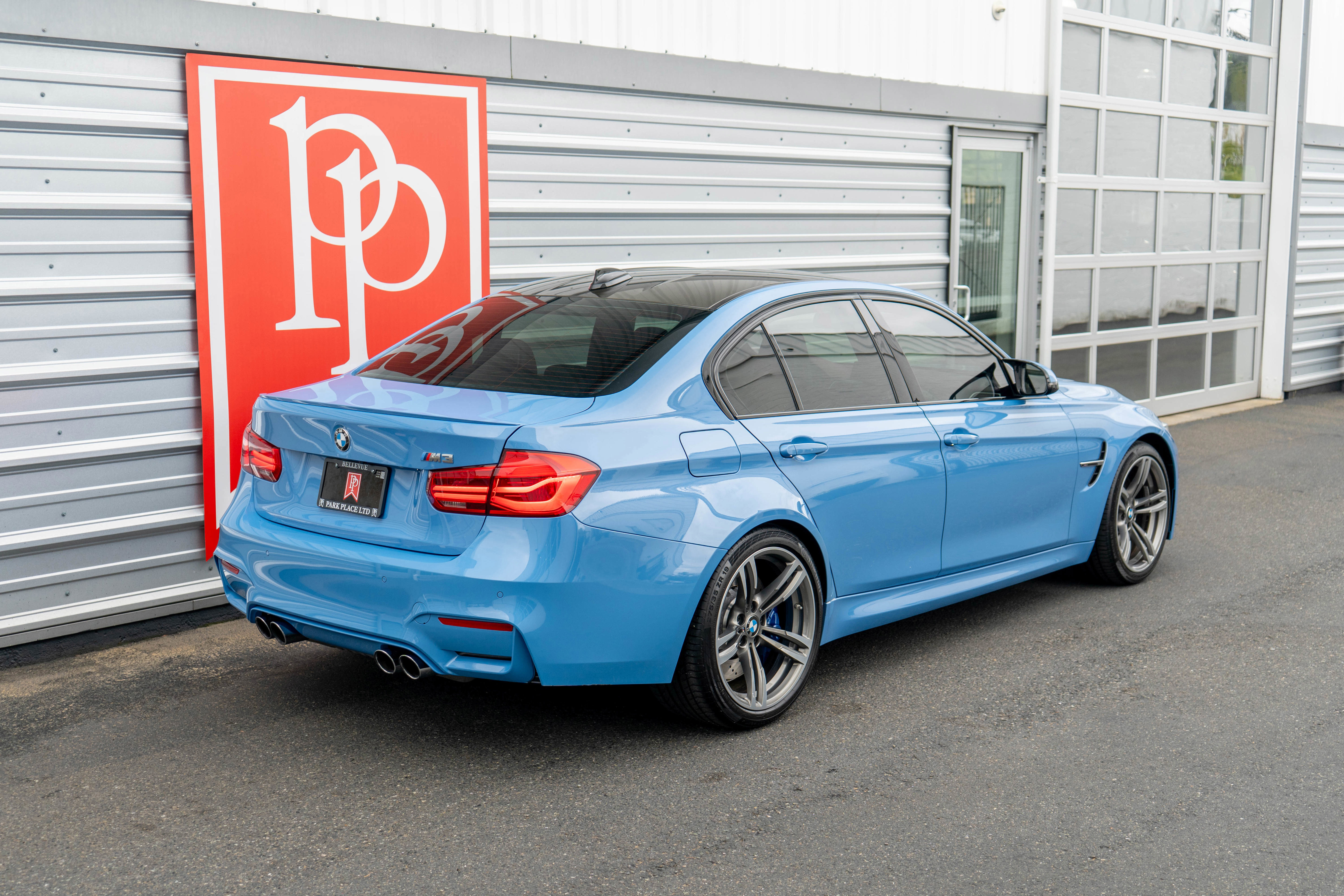 Used 2017 BMW M3 RWD image 40