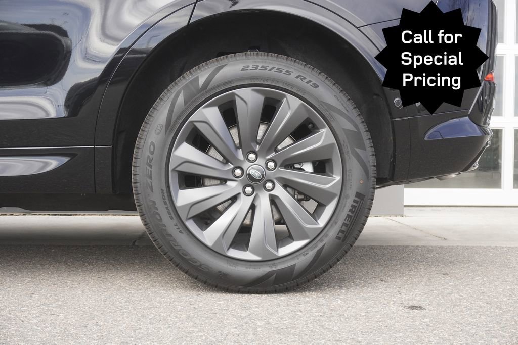 New 2025 Land Rover Discovery Sport S image 34