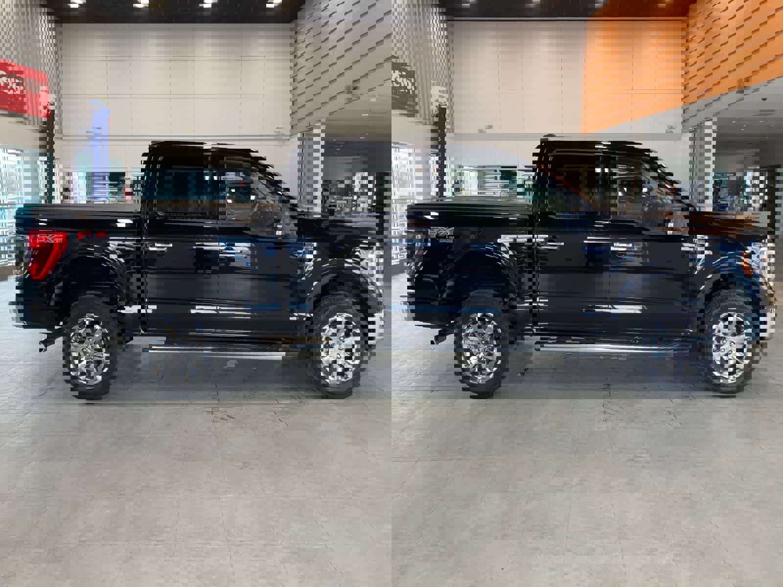 Used 2023 Ford F150 XLT w/ Equipment Group 302A High image 4