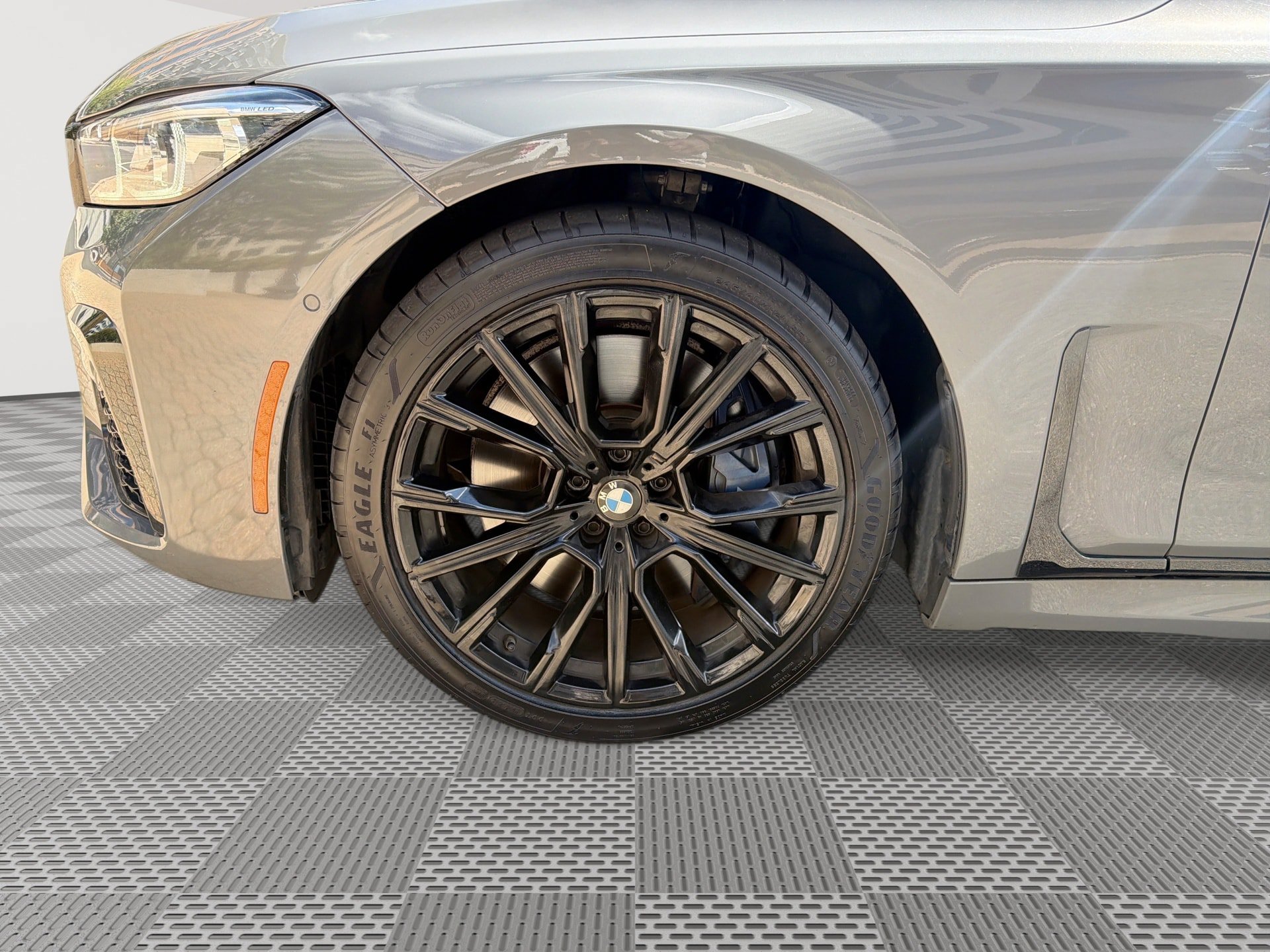 Used 2021 BMW 750i xDrive w/ Executive Package AWD/4WD image 19