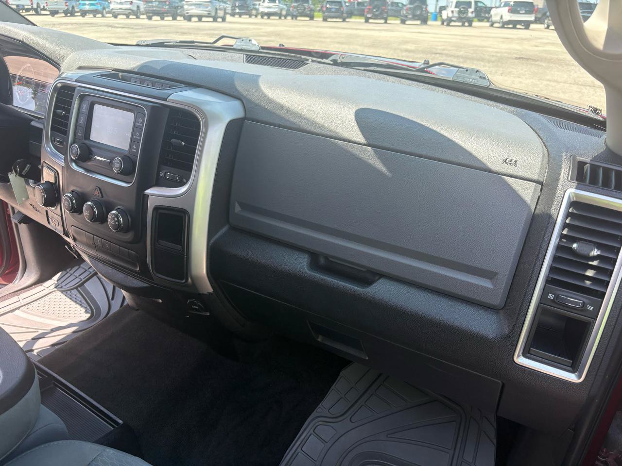 Used 2017 RAM 1500 Classic SLT AWD/4WD image 37