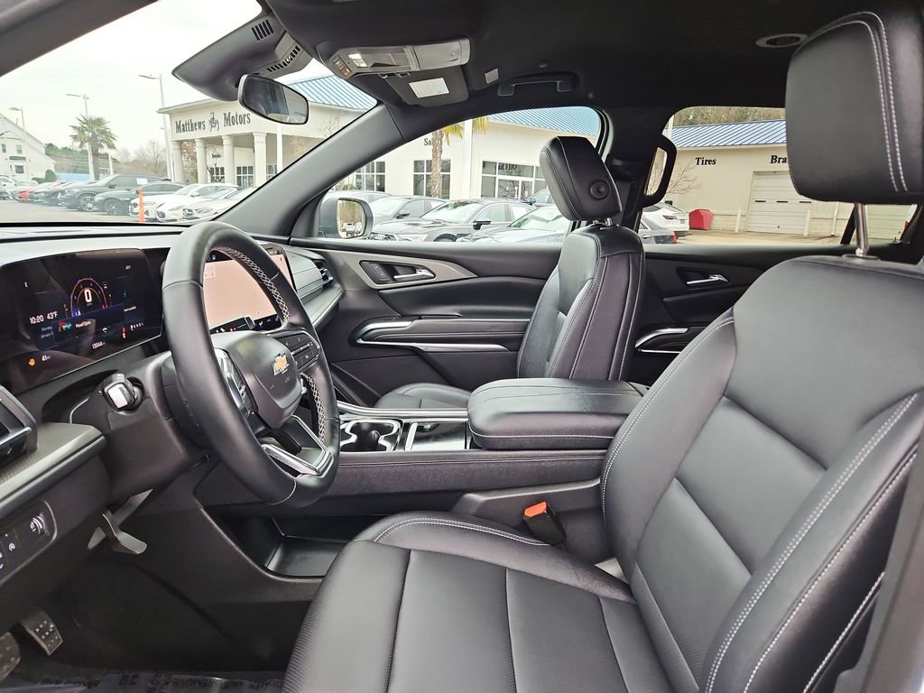 Used 2024 Chevrolet Traverse LT image 21