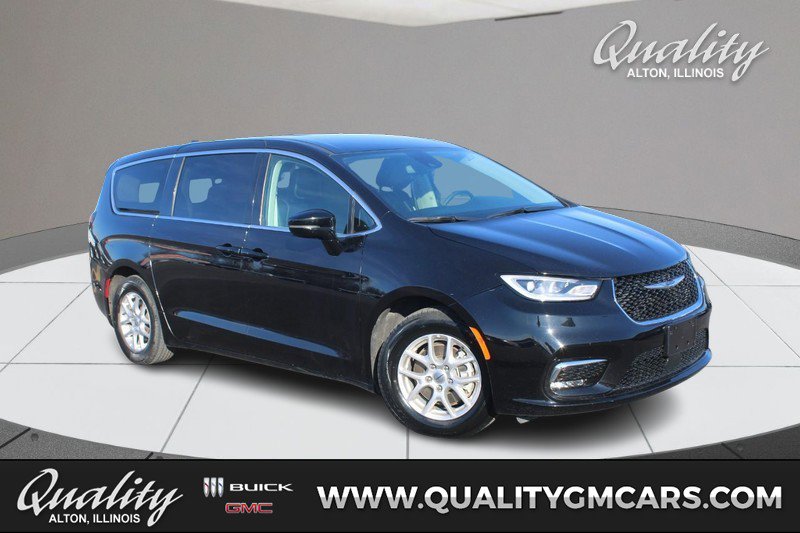 Used 2024 Chrysler Pacifica Touring-L