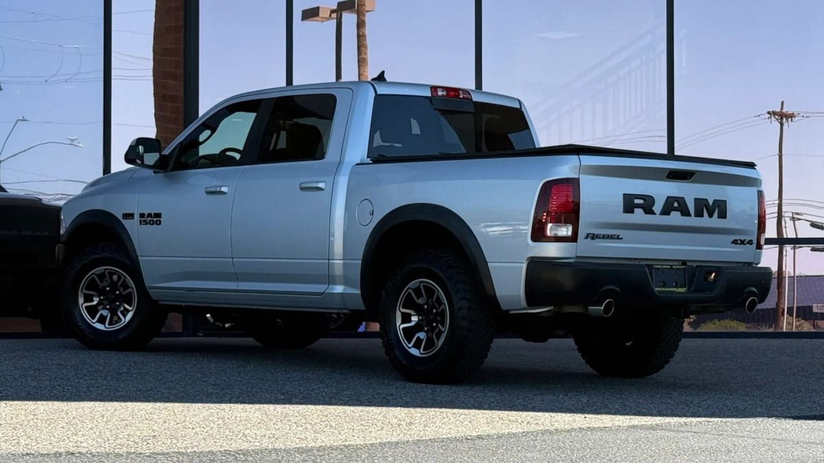 Used 2016 RAM 1500 Rebel w/ Luxury Group AWD/4WD image 8