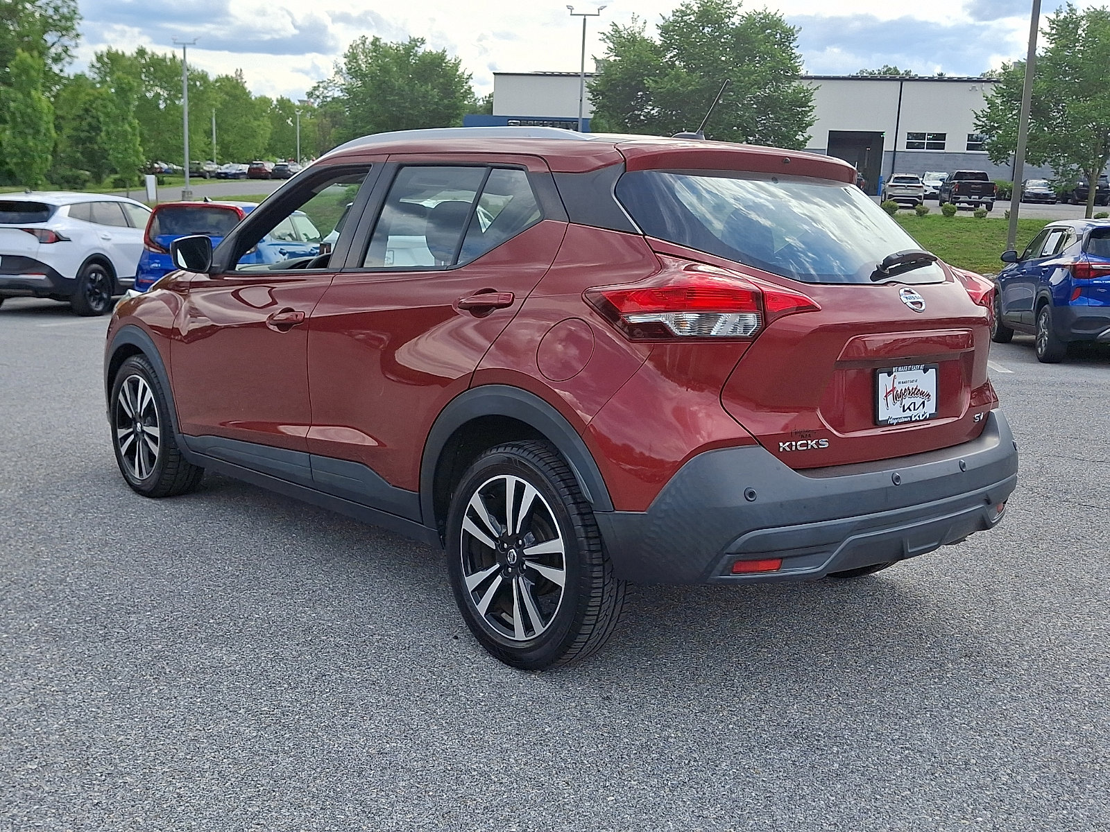 Used 2020 Nissan Kicks SV FWD image 4
