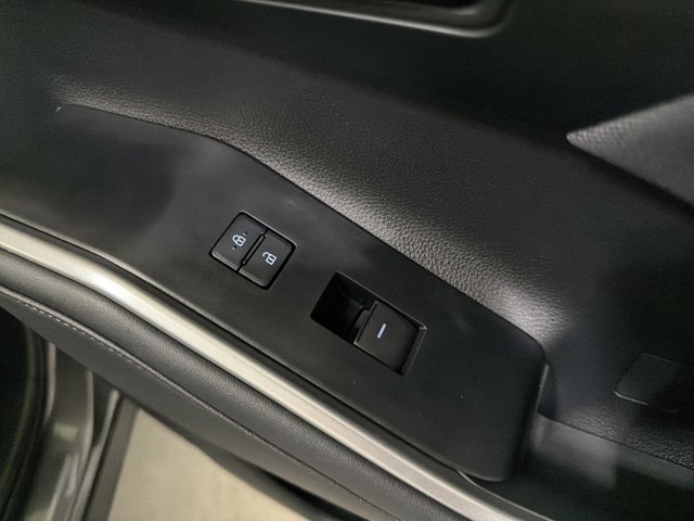 Used 2023 Toyota Highlander L FWD image 39