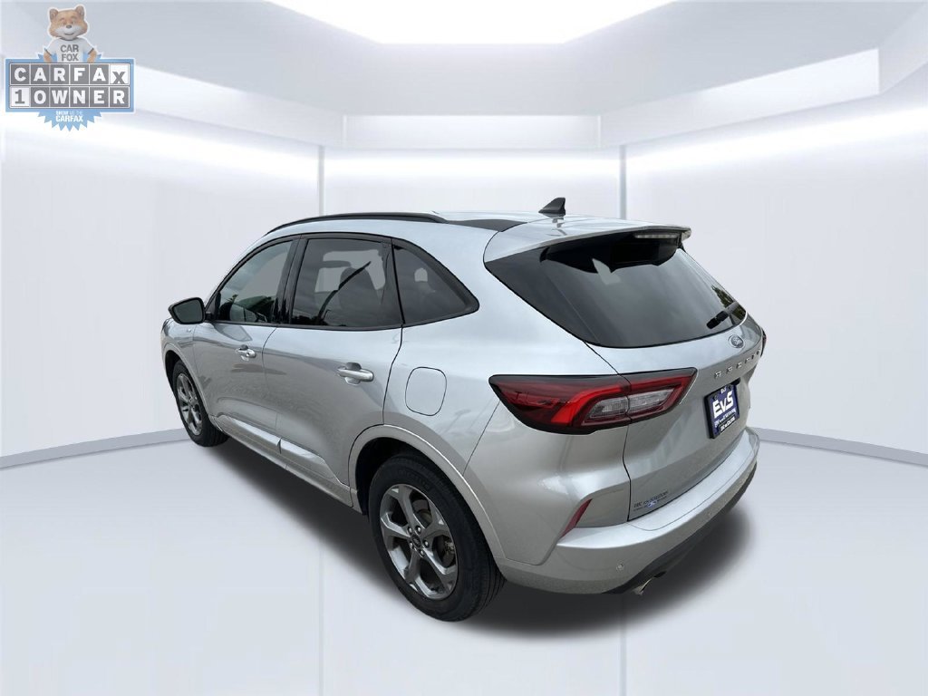 Used 2023 Ford Escape ST-Line w/ Tech Pack #1 AWD/4WD image 5