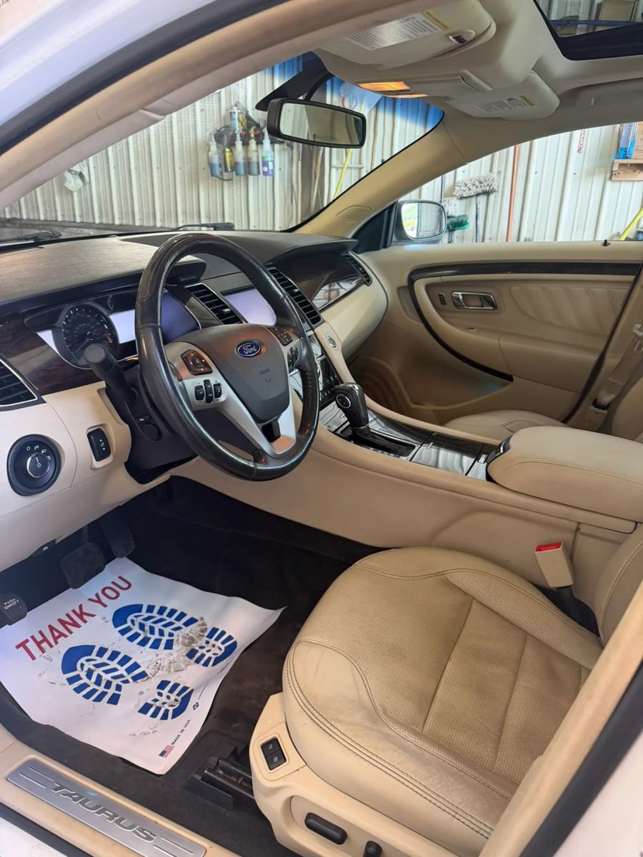 Used 2013 Ford Taurus Limited FWD image 5