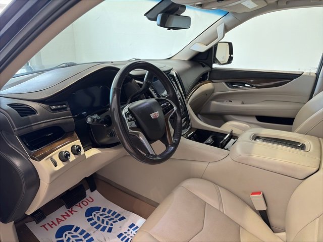 Used 2019 Cadillac Escalade Luxury w/ LPO, Radiant Package image 8