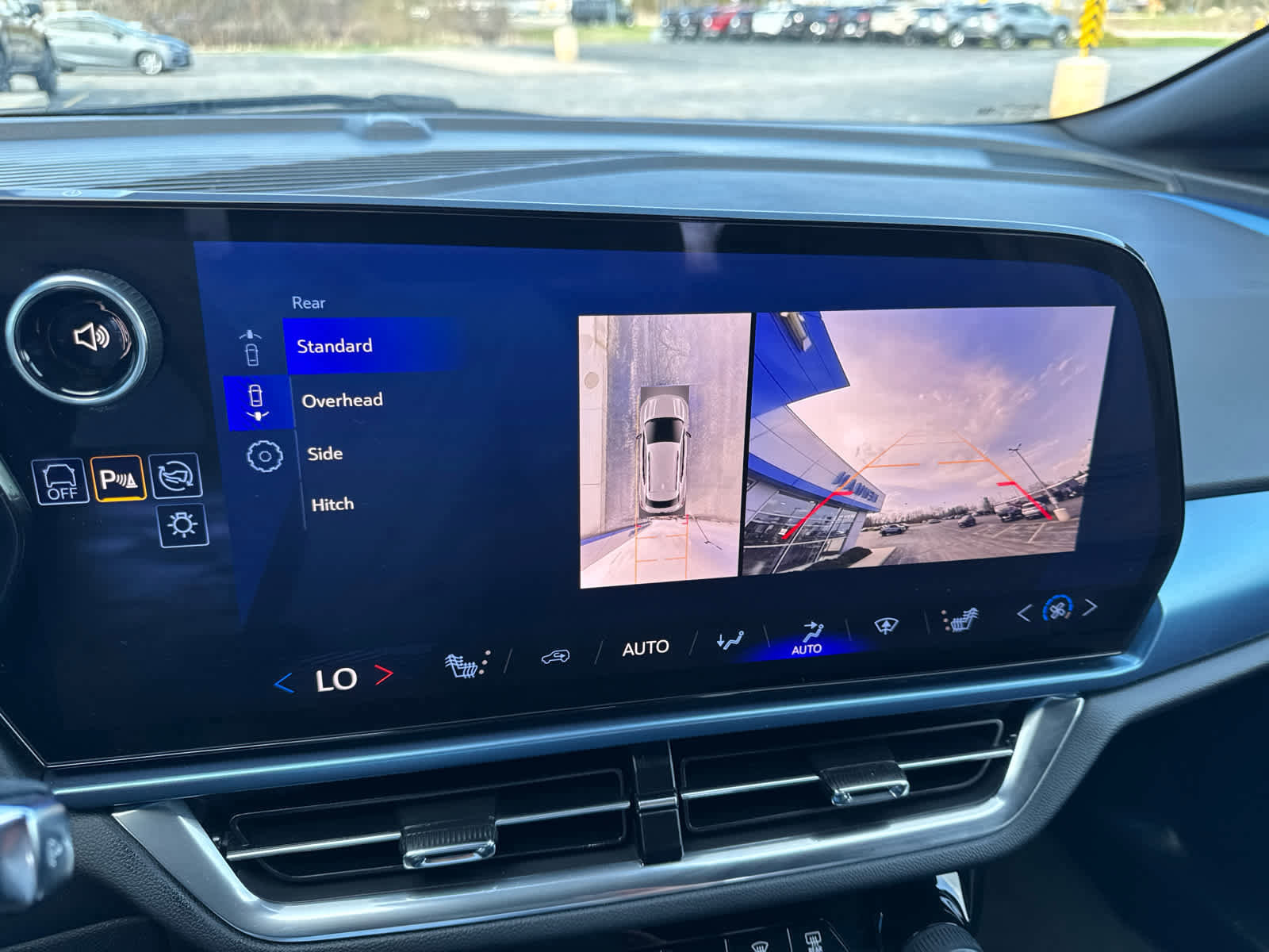 Used 2024 Chevrolet Equinox EV LT FWD image 24