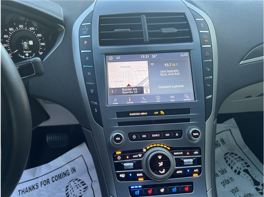 Used 2019 Lincoln MKZ Reserve FWD image 12