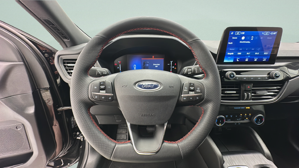 Used 2025 Ford Escape ST-Line FWD image 15