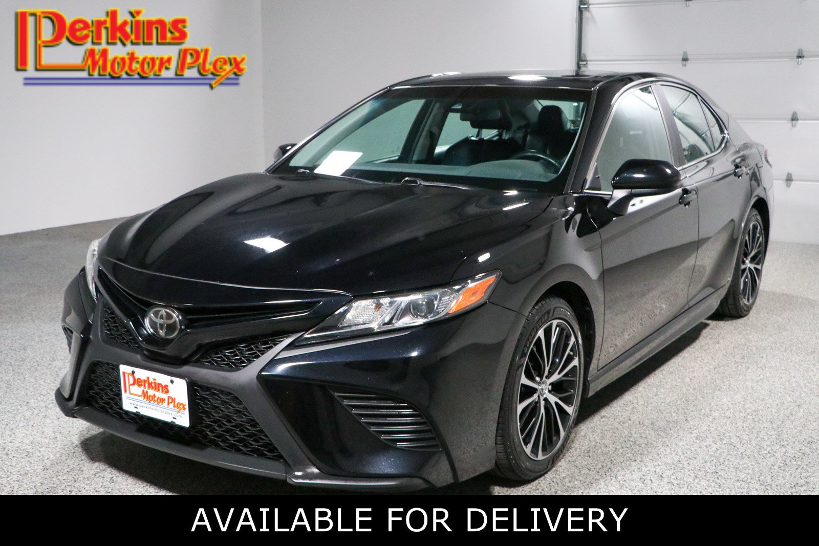 Used 2018 Toyota Camry SE w/ Moonroof Package