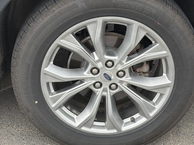 Used 2020 Ford Explorer XLT w/ Equipment Group 202A AWD/4WD image 10