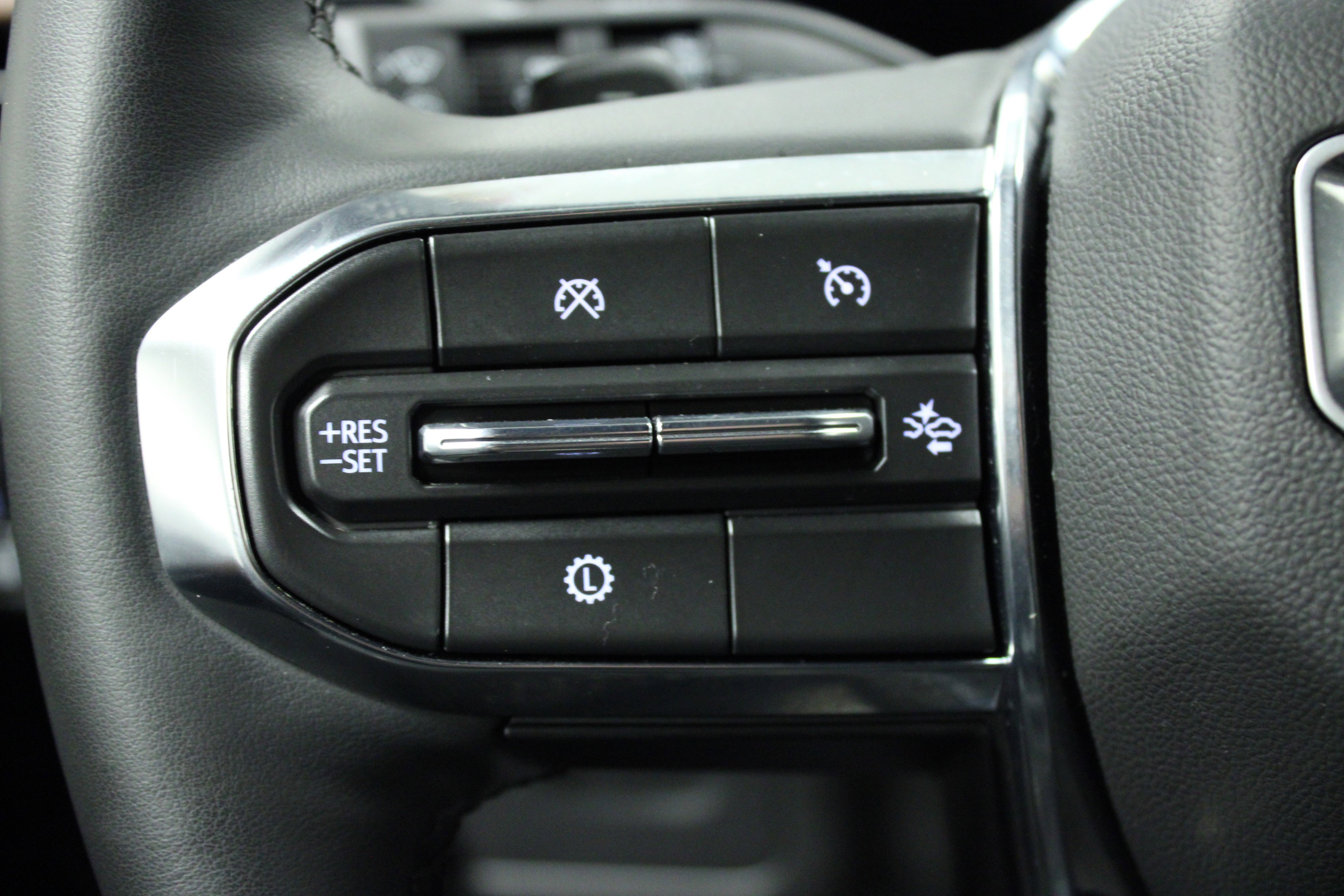 Used 2025 GMC Yukon Denali AWD/4WD image 21